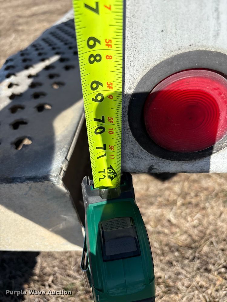 image for item FB3503 2000 Ford F450 utility / service truck