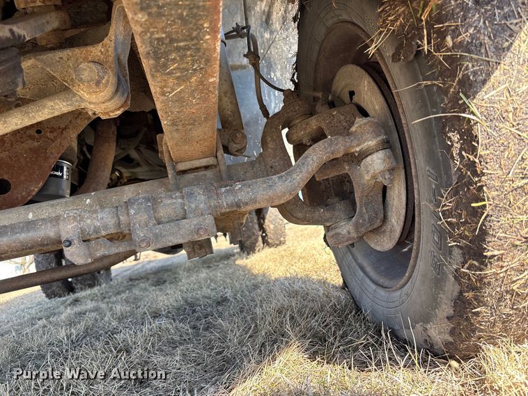 image for item FB3503 2000 Ford F450 utility / service truck