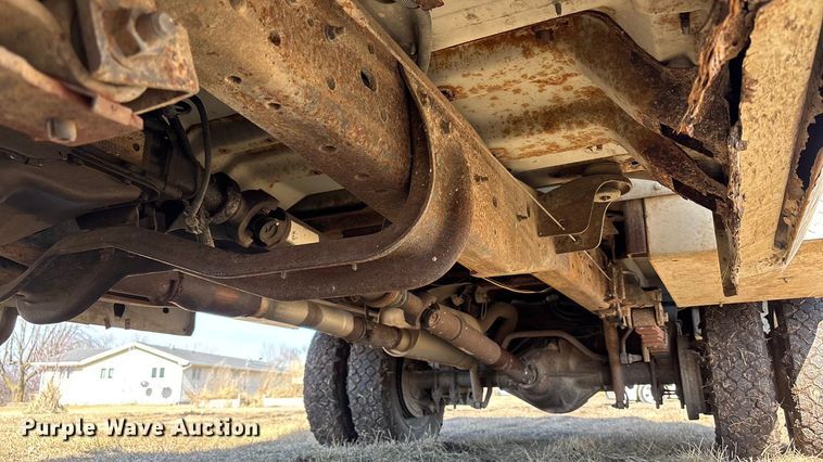 image for item FB3503 2000 Ford F450 utility / service truck