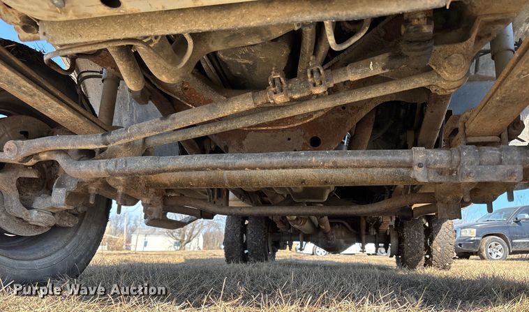 image for item FB3503 2000 Ford F450 utility / service truck