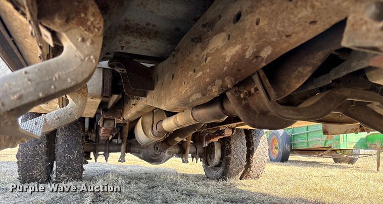 image for item FB3503 2000 Ford F450 utility / service truck