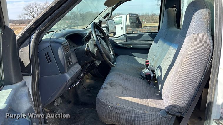 image for item FB3503 2000 Ford F450 utility / service truck