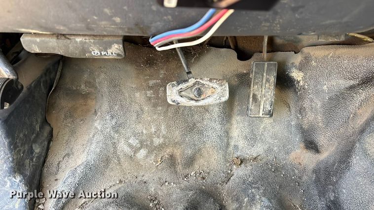 image for item FB3503 2000 Ford F450 utility / service truck