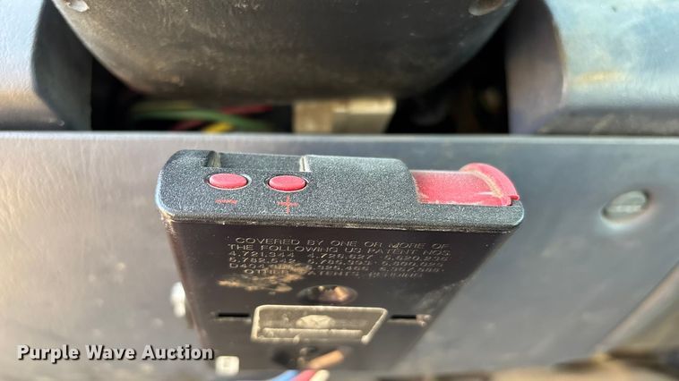 image for item FB3503 2000 Ford F450 utility / service truck