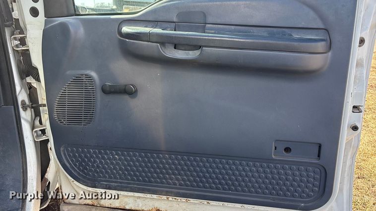 image for item FB3503 2000 Ford F450 utility / service truck