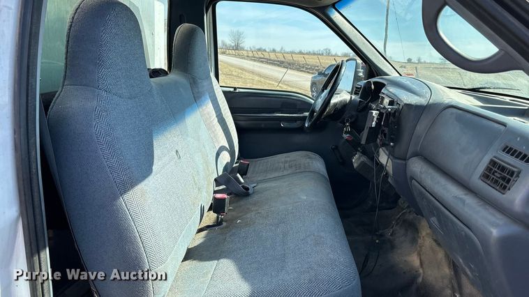 image for item FB3503 2000 Ford F450 utility / service truck