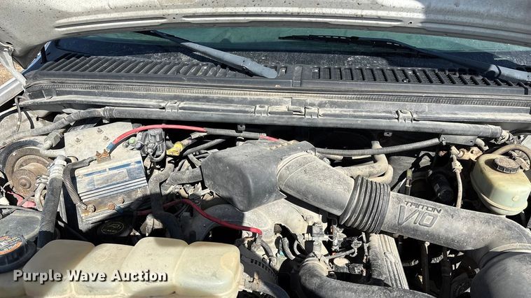 image for item FB3503 2000 Ford F450 utility / service truck