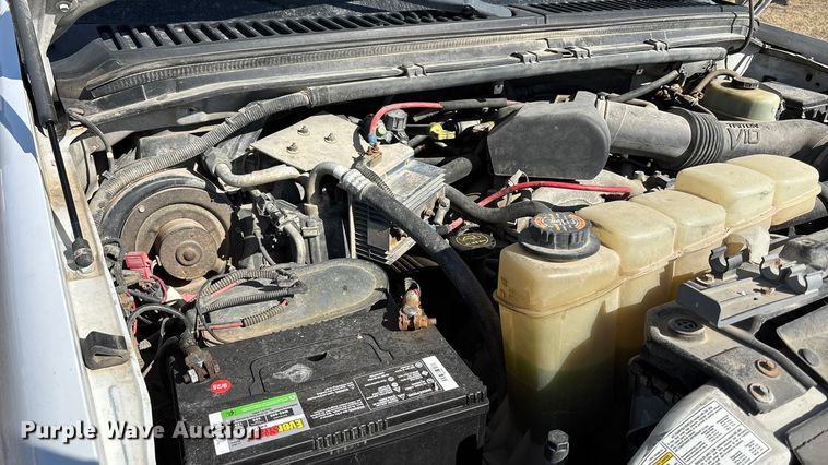 image for item FB3503 2000 Ford F450 utility / service truck