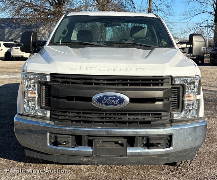 image for item FB3510 2017 Ford F350 Super Duty XL pickup truck