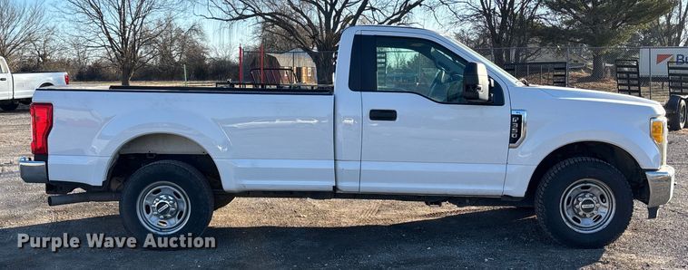 image for item FB3510 2017 Ford F350 Super Duty XL pickup truck