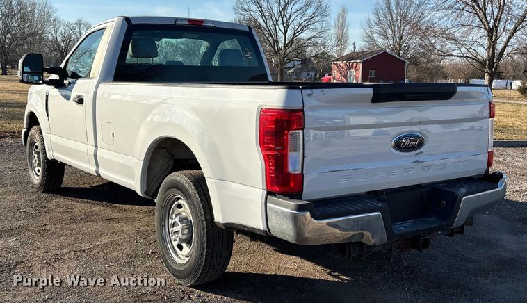 image for item FB3510 2017 Ford F350 Super Duty XL pickup truck