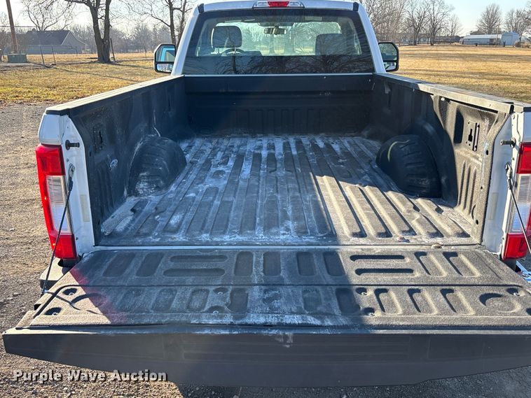 image for item FB3510 2017 Ford F350 Super Duty XL pickup truck