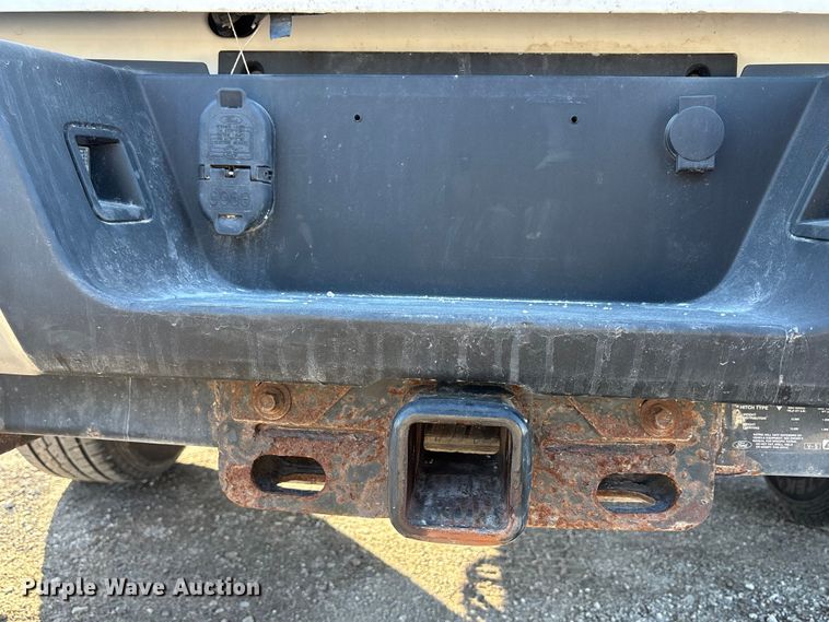 image for item FB3510 2017 Ford F350 Super Duty XL pickup truck