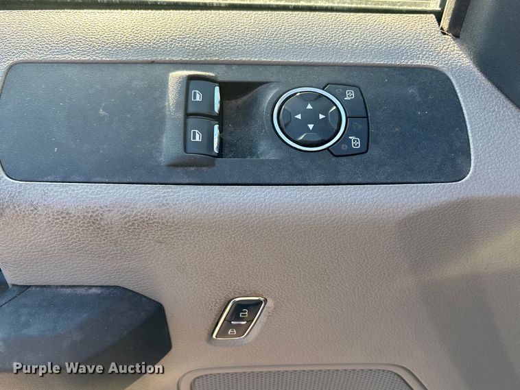 image for item FB3510 2017 Ford F350 Super Duty XL pickup truck