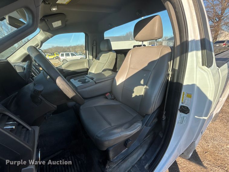 image for item FB3510 2017 Ford F350 Super Duty XL pickup truck