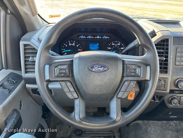 image for item FB3510 2017 Ford F350 Super Duty XL pickup truck