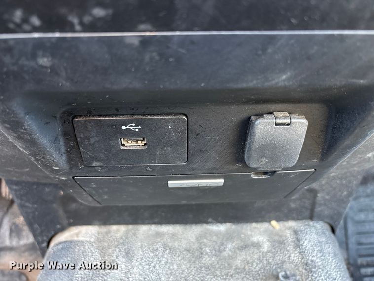 image for item FB3510 2017 Ford F350 Super Duty XL pickup truck