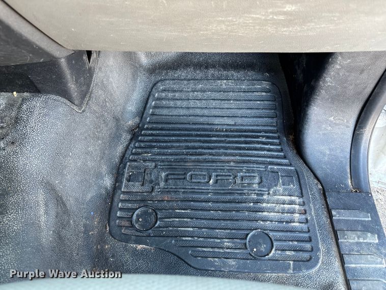 image for item FB3510 2017 Ford F350 Super Duty XL pickup truck