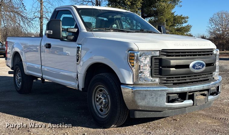 image for item FB3511 2018 Ford F350 Super Duty XL pickup truck
