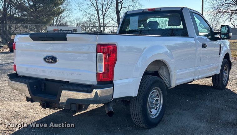 image for item FB3511 2018 Ford F350 Super Duty XL pickup truck