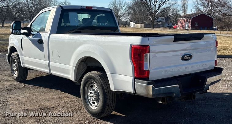 image for item FB3511 2018 Ford F350 Super Duty XL pickup truck