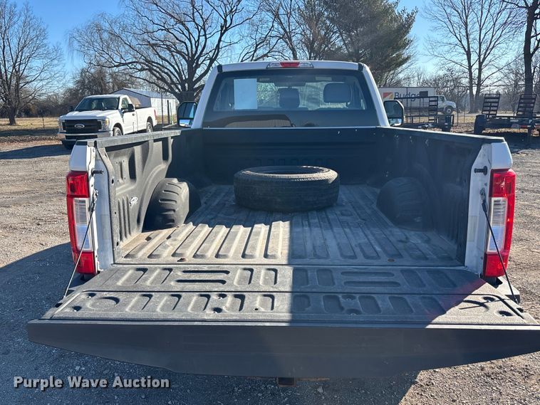 image for item FB3511 2018 Ford F350 Super Duty XL pickup truck