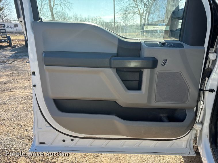 image for item FB3511 2018 Ford F350 Super Duty XL pickup truck