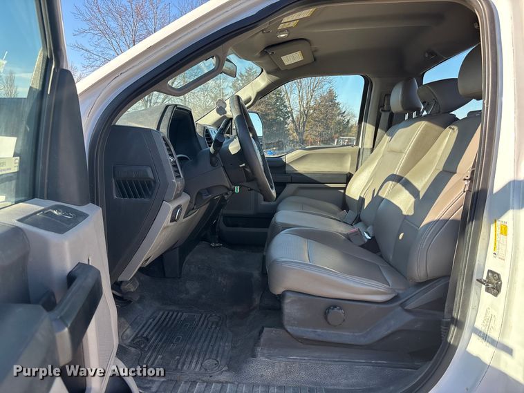 image for item FB3511 2018 Ford F350 Super Duty XL pickup truck