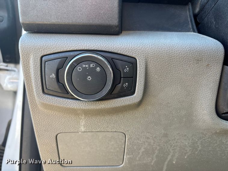 image for item FB3511 2018 Ford F350 Super Duty XL pickup truck