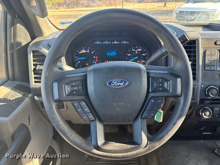 image for item FB3511 2018 Ford F350 Super Duty XL pickup truck