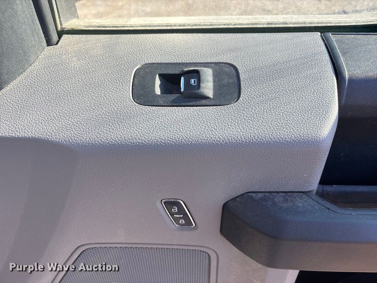 image for item FB3511 2018 Ford F350 Super Duty XL pickup truck