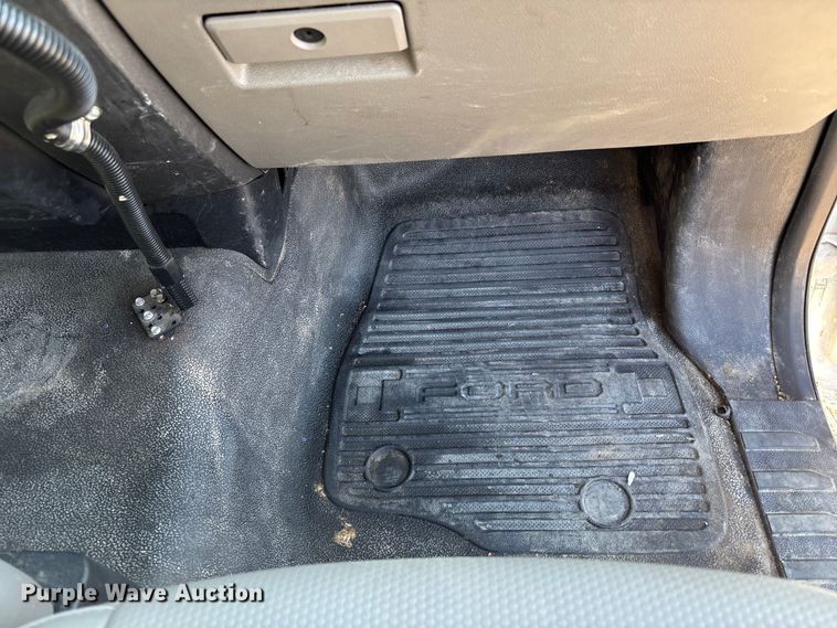 image for item FB3511 2018 Ford F350 Super Duty XL pickup truck