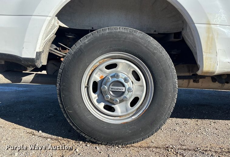 image for item FB3511 2018 Ford F350 Super Duty XL pickup truck