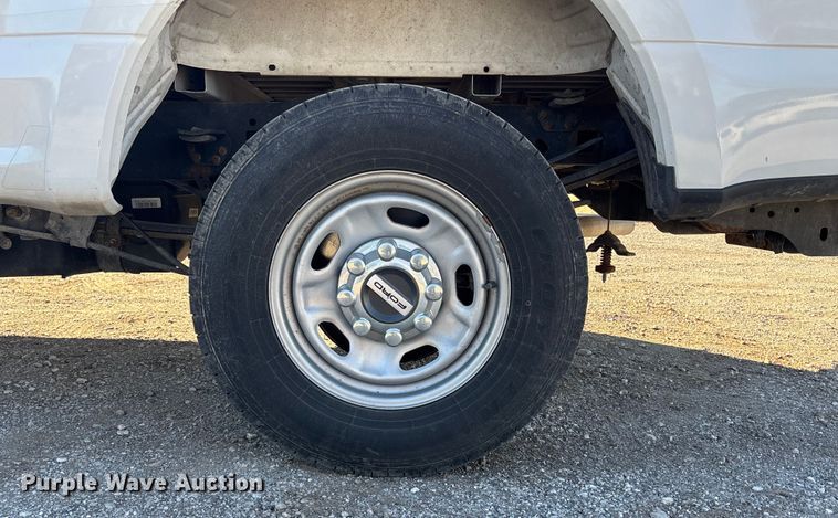 image for item FB3511 2018 Ford F350 Super Duty XL pickup truck