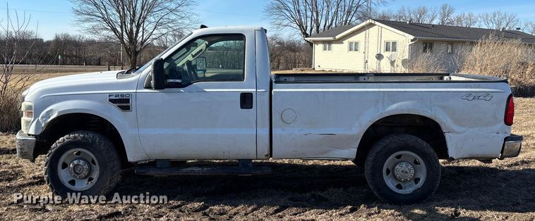 image for item FB3512 2008 Ford F250 Super Duty XL pickup truck