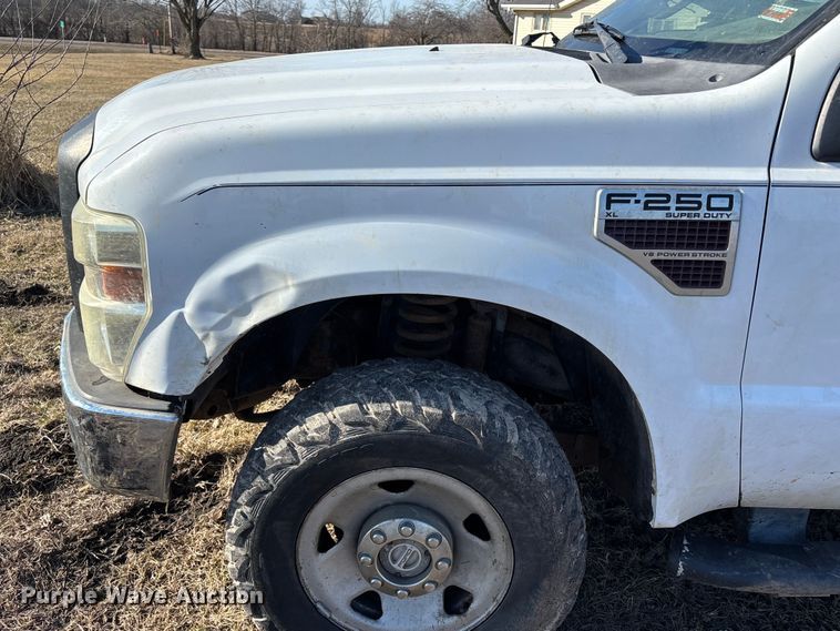 image for item FB3512 2008 Ford F250 Super Duty XL pickup truck