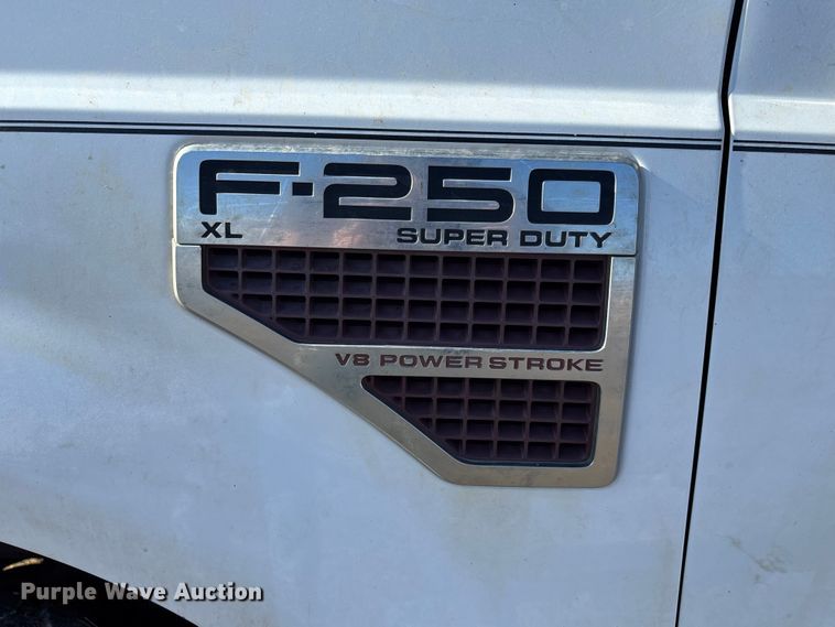 image for item FB3512 2008 Ford F250 Super Duty XL pickup truck