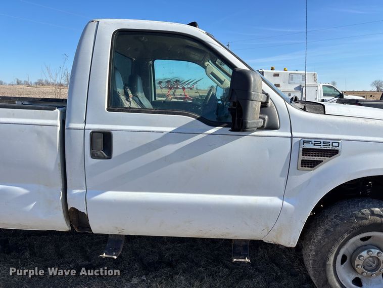 image for item FB3512 2008 Ford F250 Super Duty XL pickup truck