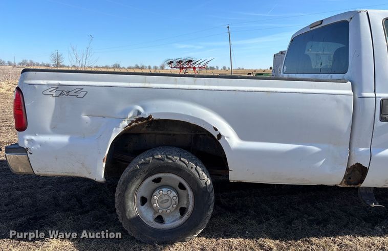 image for item FB3512 2008 Ford F250 Super Duty XL pickup truck