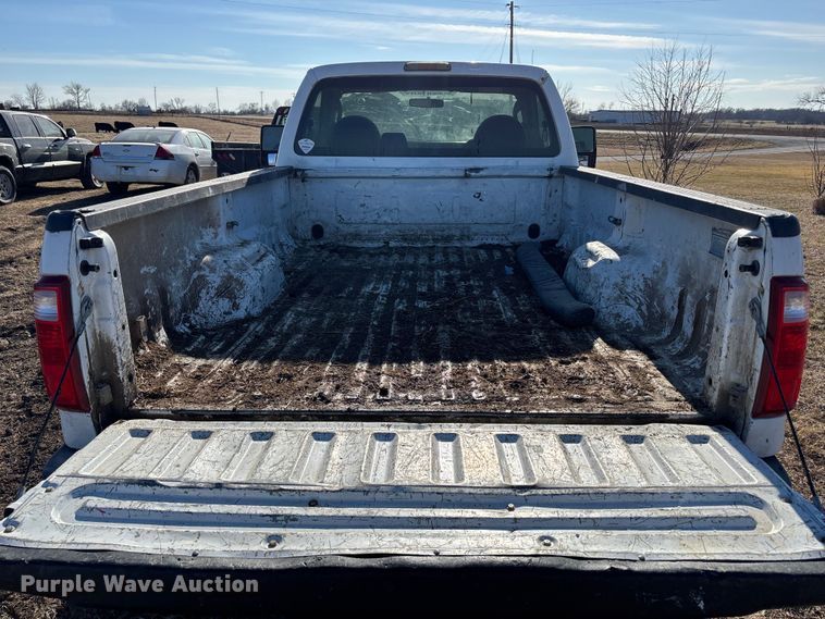 image for item FB3512 2008 Ford F250 Super Duty XL pickup truck