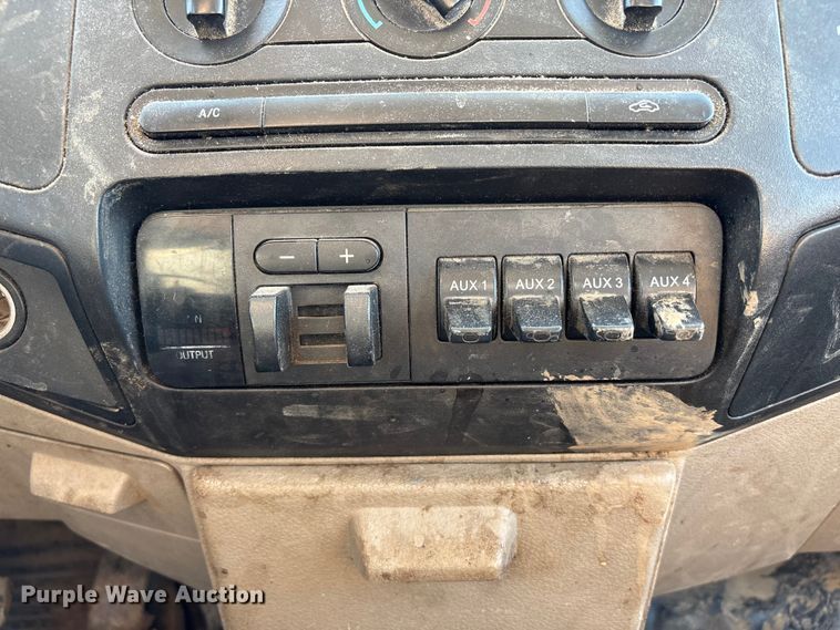 image for item FB3512 2008 Ford F250 Super Duty XL pickup truck