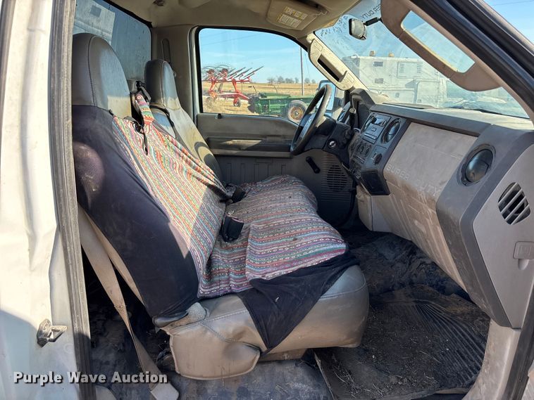 image for item FB3512 2008 Ford F250 Super Duty XL pickup truck