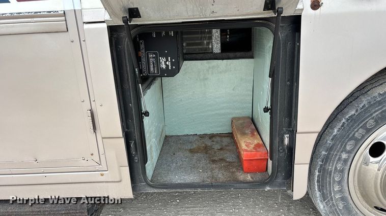 image for item FB3521 1998 Winnebago Grand Tour Vectra RV