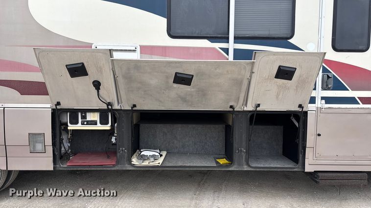 image for item FB3521 1998 Winnebago Grand Tour Vectra RV