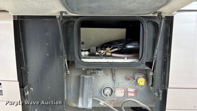 image for item FB3521 1998 Winnebago Grand Tour Vectra RV