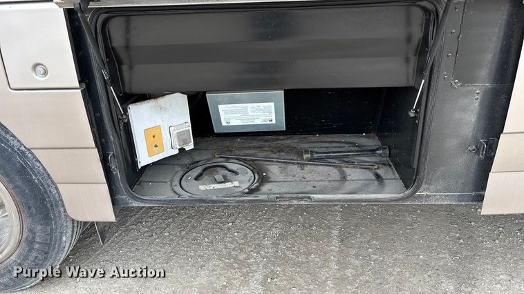 image for item FB3521 1998 Winnebago Grand Tour Vectra RV