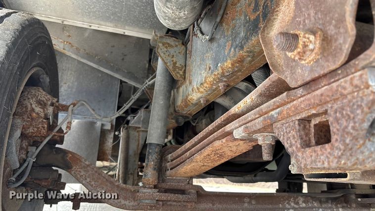 image for item FB3521 1998 Winnebago Grand Tour Vectra RV