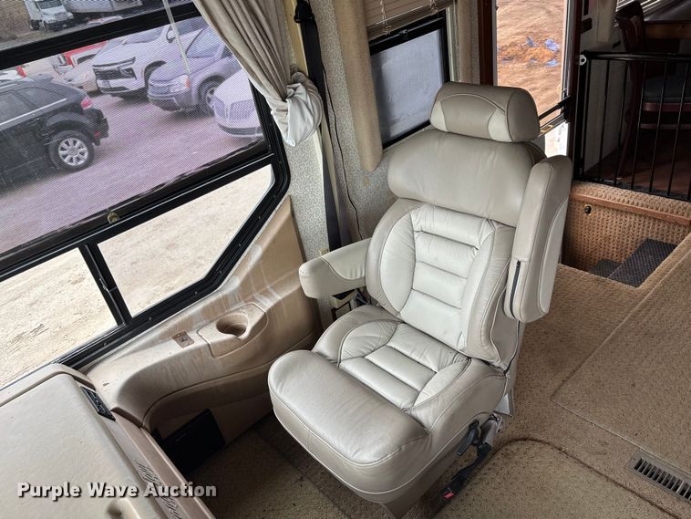 image for item FB3521 1998 Winnebago Grand Tour Vectra RV