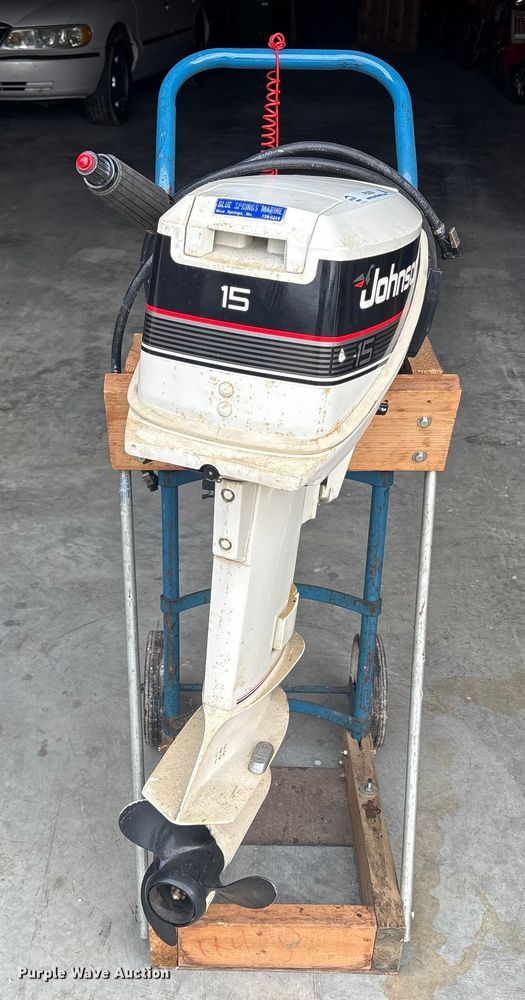 image for item FB3525 1990 Johnson 15  boat motor