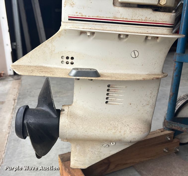 image for item FB3525 1990 Johnson 15  boat motor